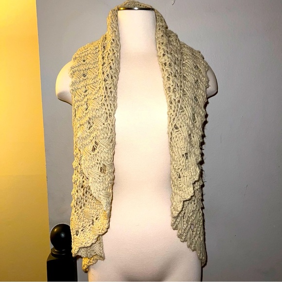 Womans Chaudry KC Crocheted/Boho Shrug Vest Size Medium - Picture 1 of 6